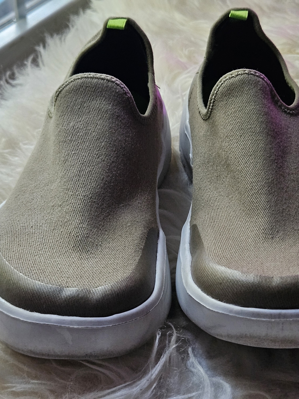 OOFOS OOmg eeZee Low Slip-On Recovery Shoes Taupe / White – Size - Picture 7 of 12